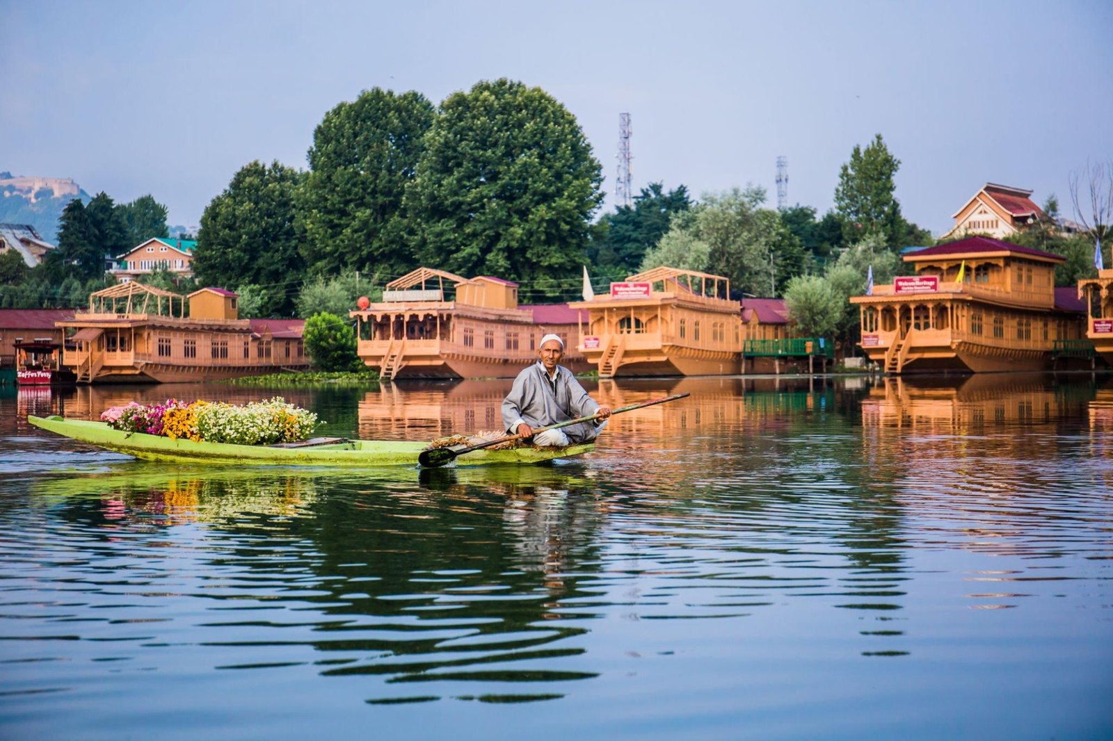 Glorious Kashmir Escape